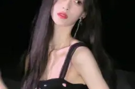 三山凌辉被曝出轨后毫不遮掩亲密姿态