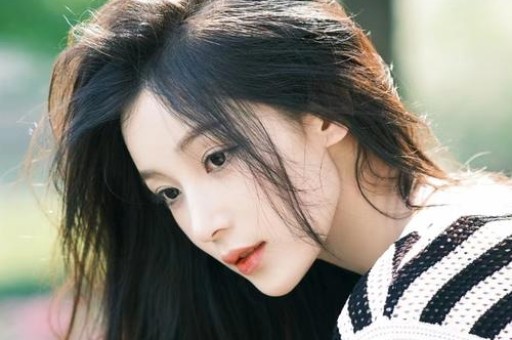 女教师婚内出轨师德何在？